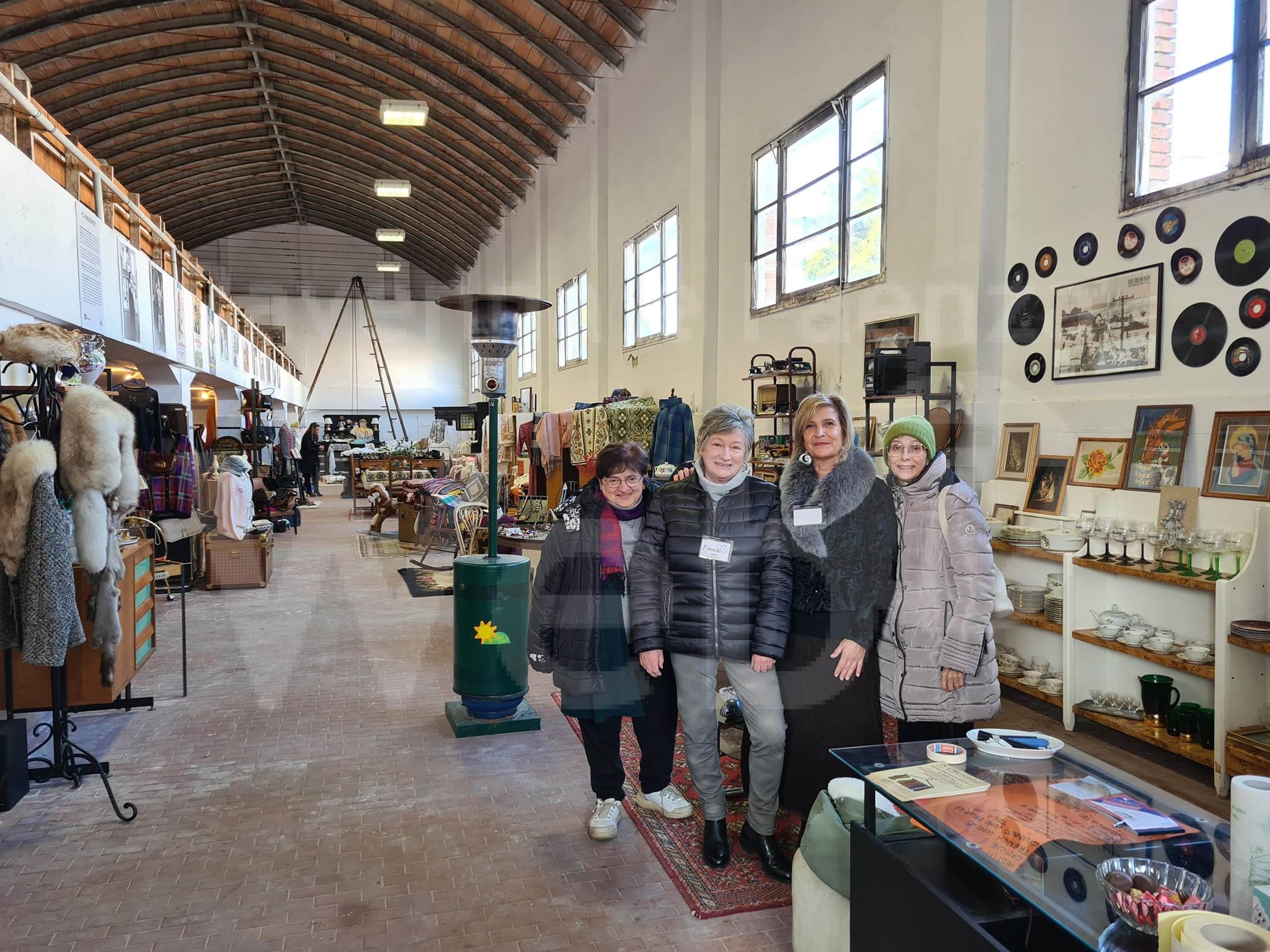 L'educazione delle Farfalle: - Romagna Shopping Valley