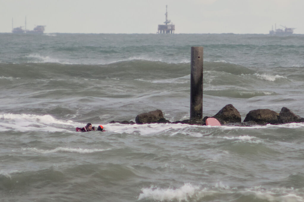 Punta Marina Surfista In Difficolt Salvato Dai Sommozzatori Dei Vigili Del Fuoco Ravenna Web Tv